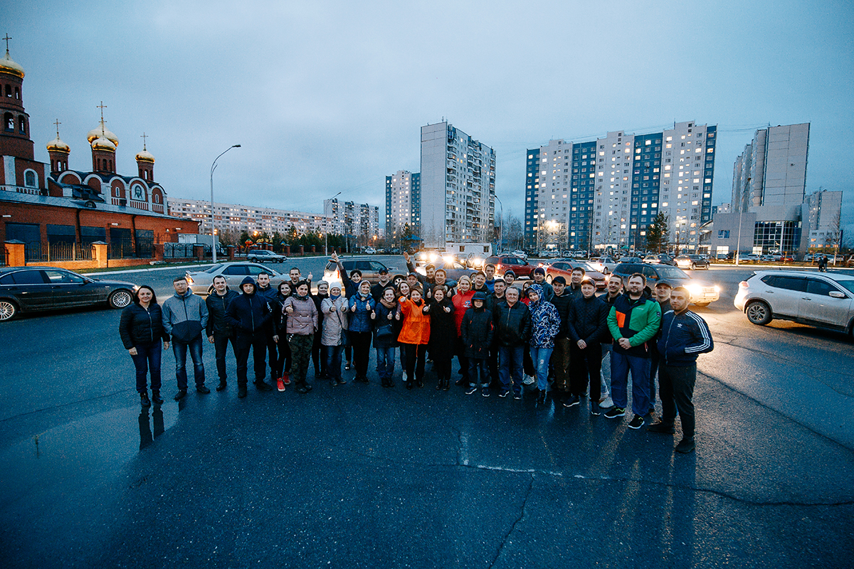 Автомобильный флэшмоб «АВТО-STOP-ВИЧ» в г. Нижневартовске стал самым  зрелищным в череде мероприятий Всероссийской акции «Стоп ВИЧ/СПИД