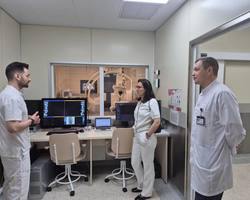 Photo 5248992520602516576 y