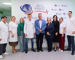 Photo 5370548173912821184 y