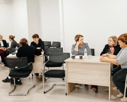 Photo 5454061940377779303 y