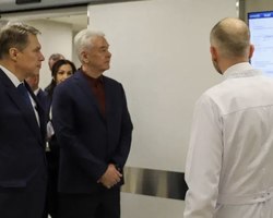 Photo 5447638683646365549 y