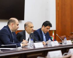 Photo 5190841111549776152 y