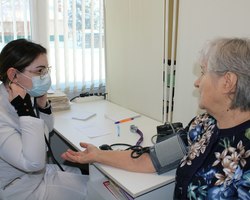 Photo 5195324834068499701 y