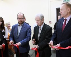 Photo 5285367152686863361 y