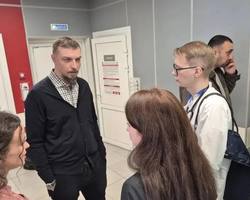 Photo 5285305863503549938 y